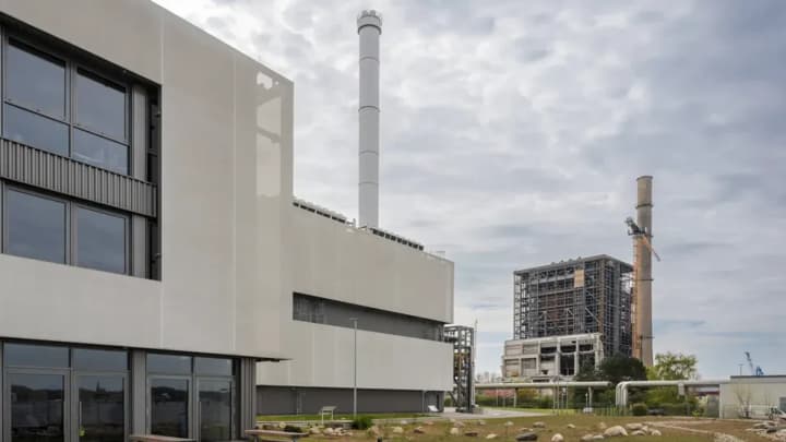 mass-drone-flights-over-critical-infrastructure-facilities-recorded-in-germany-spiegel