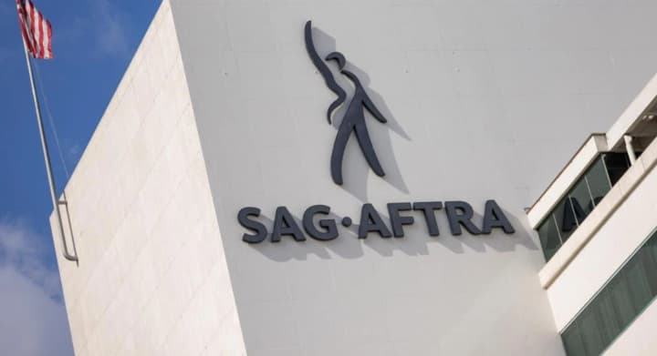 pervaya-ii-aktrisa-tilli-norvud-vizvala-skandal-v-gollivude