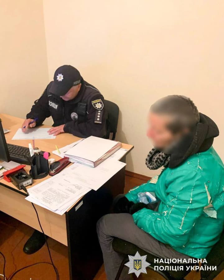 stole-chevrons-soft-toys-and-name-stickers-near-the-portrait-of-a-fallen-hero-in-rivne-police-detained-a-woman