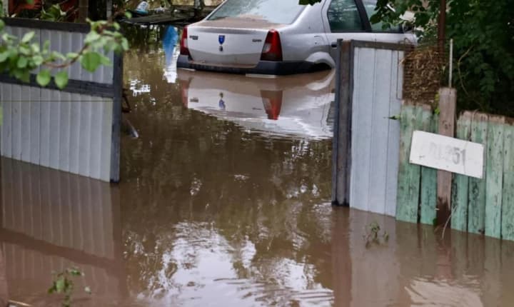 how-to-avoid-infections-amid-dangerous-downpours-advice-from-the-public-health-center