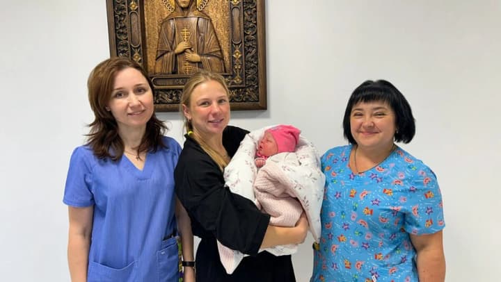 a-baby-girl-weighing-over-5-kilograms-was-born-in-lviv