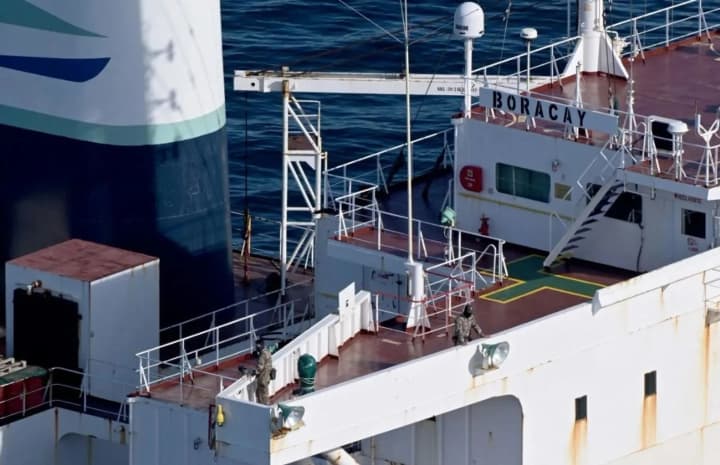 putin-considers-the-seizure-of-a-russian-tanker-an-attempt-by-france-to-distract-the-population-from-problems-in-the-country