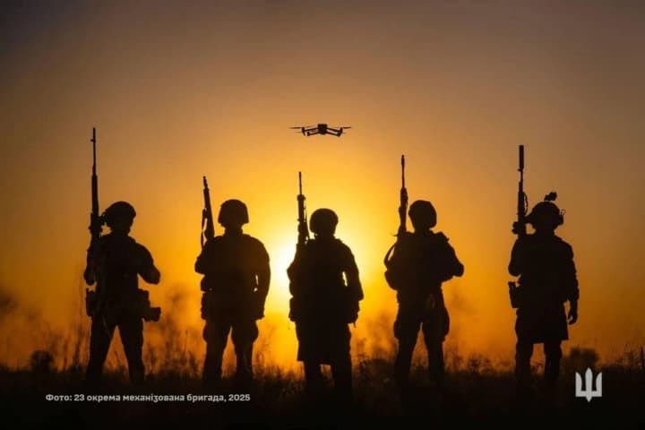 133-boevikh-stolknoveniya-na-fronte-okkupanti-zadeistvovali-1803-drona-i-sovershili-3247-obstrelov