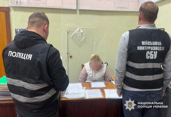 in-chernihiv-oblast-a-tcc-official-was-exposed-in-a-scheme-to-evade-conscription-for-those-liable-for-military-service