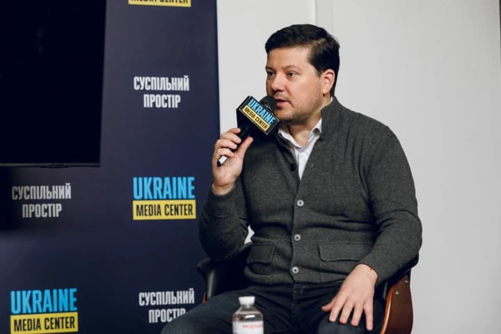 ukraina-ozhidaet-sobrat-77-millionov-tonn-zernovikh-v-2025-godu