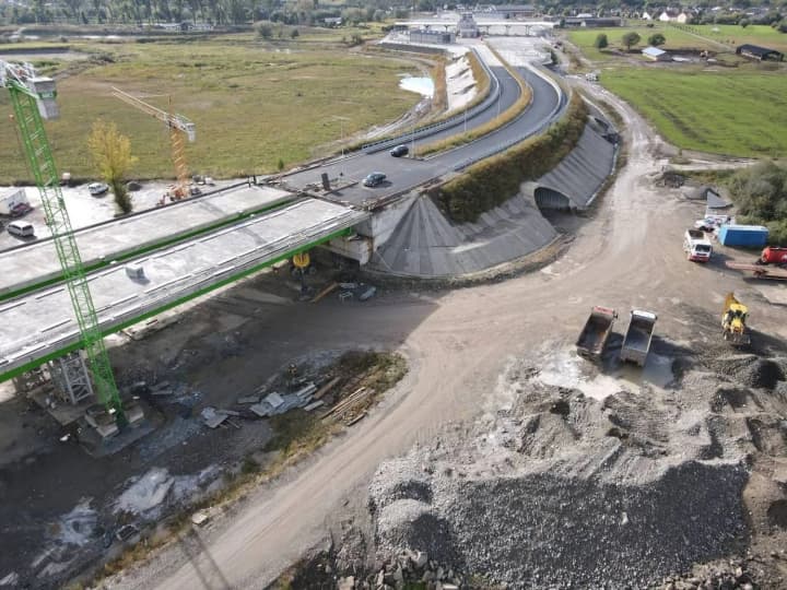 stroitelstvo-mosta-cherez-tisu-mezhdu-ukrainoi-i-ruminiei-dostiglo-pochti-90percent-gotovnosti