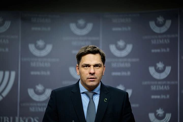 lithuanian-culture-minister-resigns-after-failing-to-state-whose-crimea-is