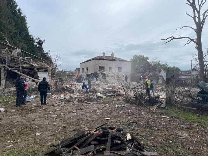 kombinirovannaya-ataka-rf-na-lvovshchine-chetire-cheloveka-pogibli-yest-ranenie