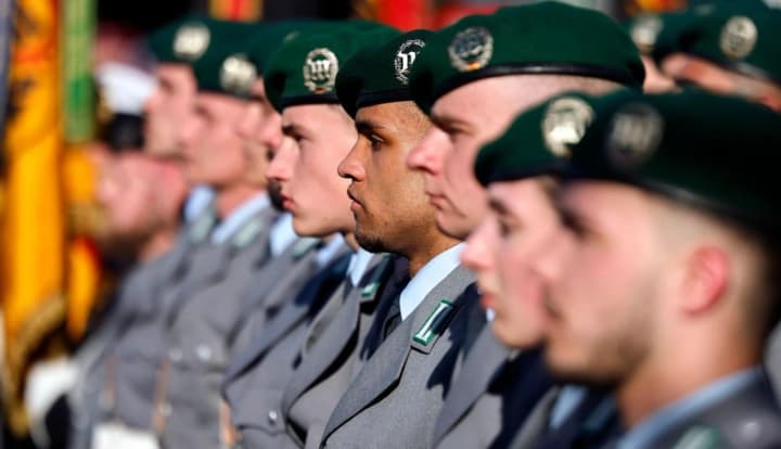 nemetskii-bundestag-otkladivaet-obsuzhdenie-novogo-zakona-o-voinskoi-sluzhbe