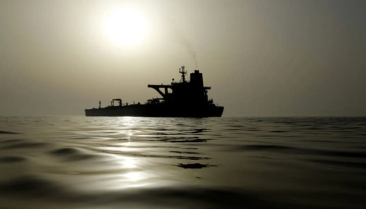 shadow-fleet-of-the-russian-federation-continues-to-spill-oil-off-the-coast-of-europe-media