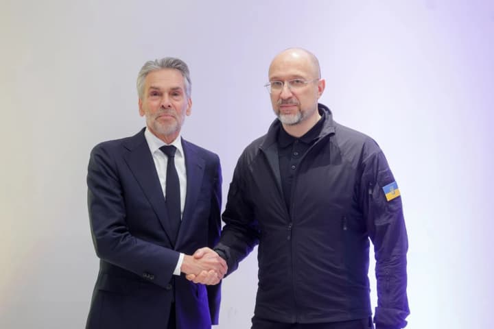 shmigal-i-premer-niderlandov-posetili-predpriyatie-po-proizvodstvu-ukrainskikh-bpla