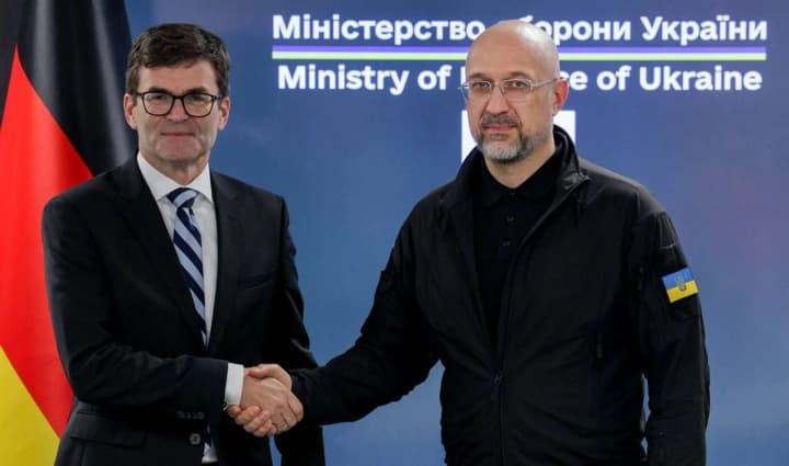 shmigal-provel-vstrechu-s-novonaznachennim-poslom-germanii-govorili-o-sotrudnichestve-v-opk-i-razvitii-sp