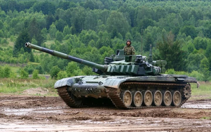 chekhiia-mozhe-peredaty-ukraini-30-modernizovanykh-tankiv-t-72m4cz-henshtab-krainy
