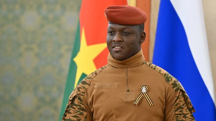 viiskovyi-uriad-burkina-faso-zaareshtuvav-spivrobitnykiv-yevropeiskykh-humanitarnykh-orhanizatsii-za-shpyhunstvo