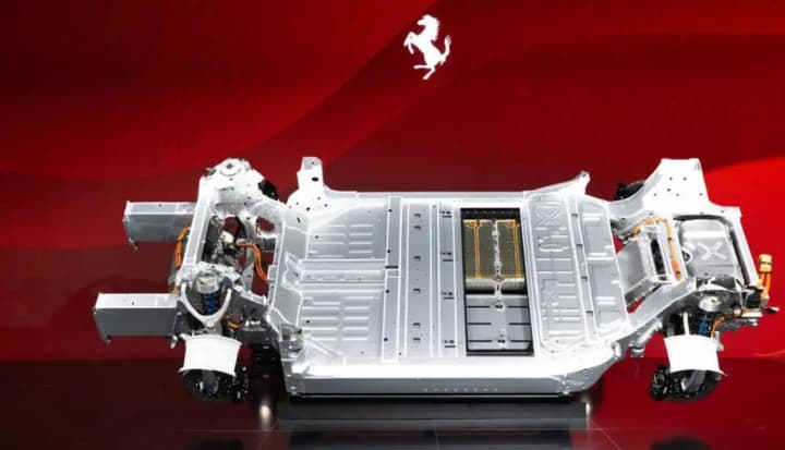 ferrari-predstavila-svoi-pervii-polnostyu-elektricheskii-gonochnii-avtomobil-elettrica