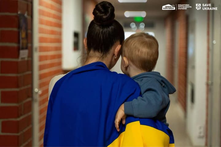 ukraini-vdalosia-vriatuvaty-shche-23-ukrainskykh-ditei-i-pidlitkiv-iz-okupatsii-op