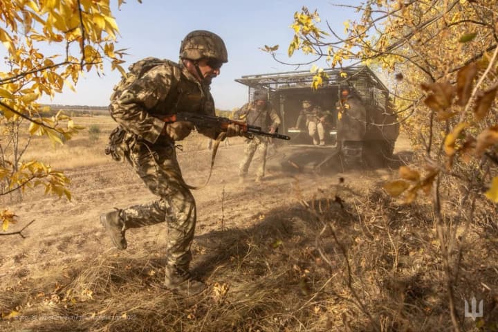 genshtab-na-pokrovskom-i-limanskom-napravlenii-do-polovini-boev-na-fronte