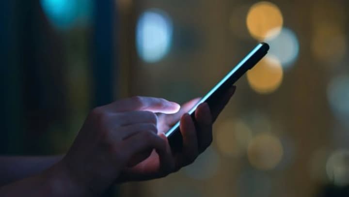 kak-ostavatsya-na-svyazi-vo-vremya-otklyuchenii-elektroenergii-soveti-ot-mintsifri