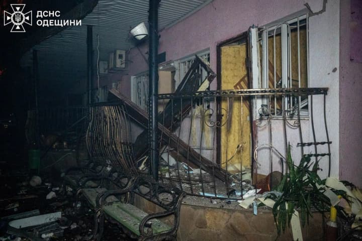 vnaslidok-udariv-po-odesi-poshkodzhena-enerhetychna-ta-tsyvilna-infrastruktura