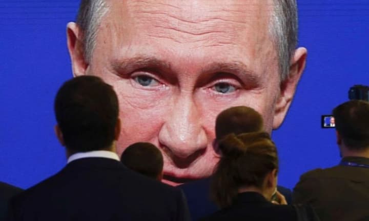 rosiia-zamorozyla-fond-natsionalnoho-dobrobutu-pensii-pid-zahrozoiu