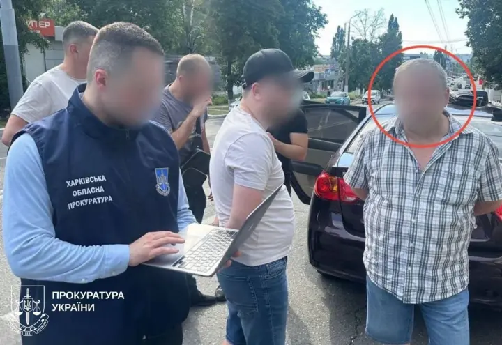 v-kharkove-pered-sudom-predstanet-muzhchina-kotorii-organizovival-viezd-uklonistov-so-skidkami-na-gruppovie-poezdki-prokuratura