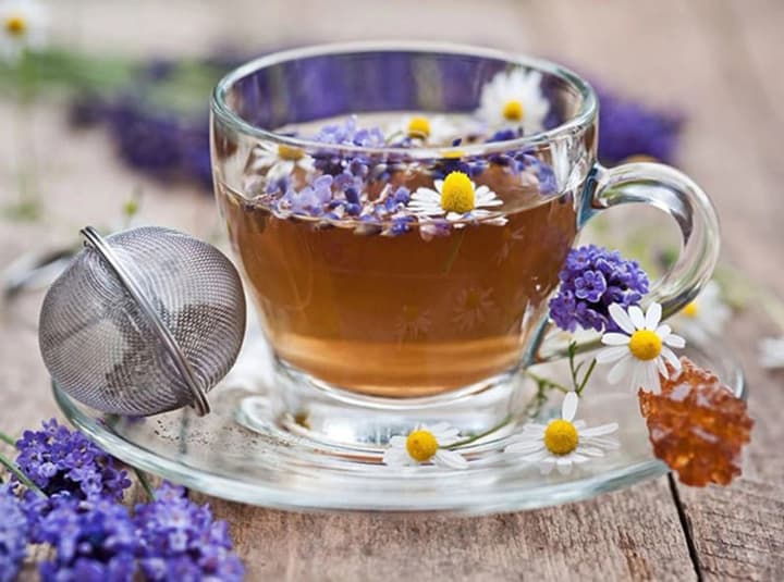 top-chaiv-yaki-dopomozhut-skynuty-napruhu-pislia-nasychenoho-dnia