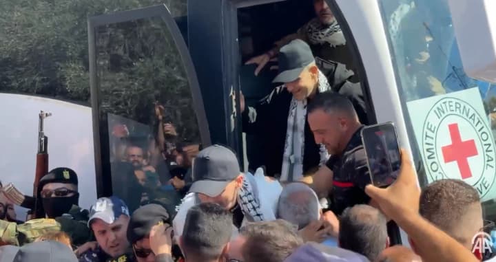 israel-released-palestinian-prisoners-as-part-of-ceasefire-deal