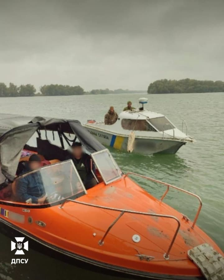 two-romanian-boats-violated-the-border-on-the-danube-border-guards