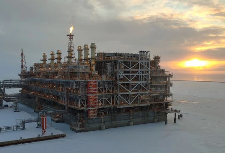 u-sprobi-obiity-zakhidni-obmezhennia-sanktsionovanyi-sph-rf-v-arktytsi-zbilshuie-svii-eksport