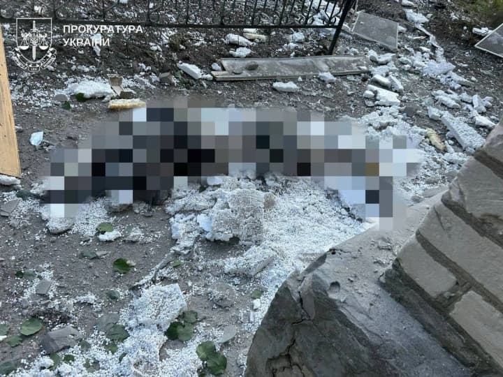 chislo-zhertv-rossiiskogo-artobstrela-khersona-vozroslo-do-trekh-pogibshikh