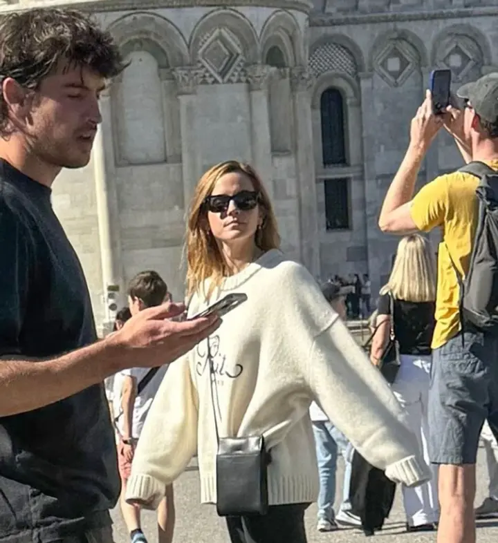 emma-uotson-otdikhaet-v-pize-s-neizvestnim-muzhchinoi-posle-oproverzheniya-pomolvki