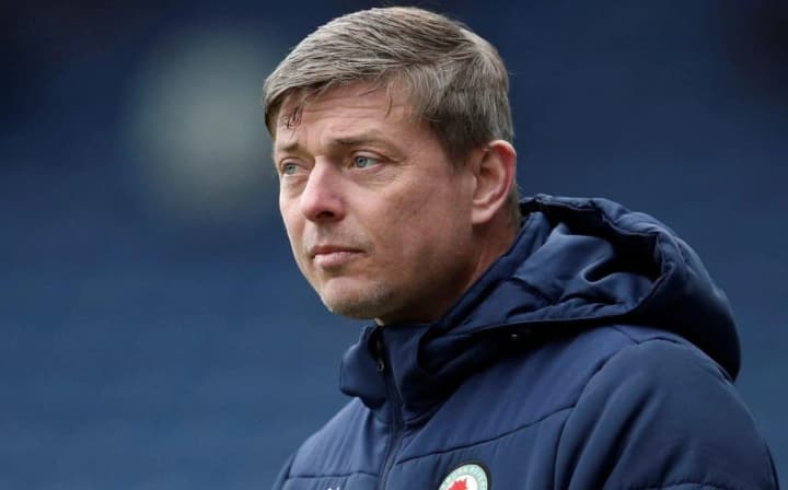 yon-dal-tomasson-zvilnenyi-z-posady-trenera-shvetsii-pislia-porazok-u-vidbori-do-chs-2026