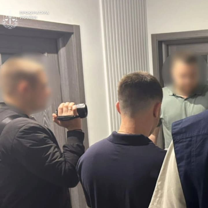 v-trekh-vuzakh-prodavali-mesta-v-aspiranture-za-45-tis-doll-podozrevayut-trekh-dolzhnostnikh-lits-prokuratura