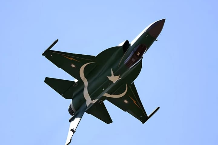 boi-mezhdu-afganistanom-i-pakistanom-po-kabulu-naneseni-aviaudari-ap