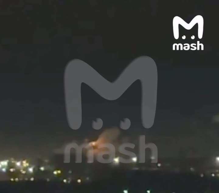 vzriv-proizoshel-na-khimzavode-v-rossiiskom-bashkortostane-po-menshei-mere-shest-postradavshikh