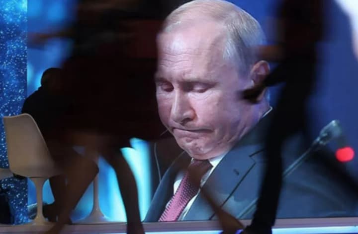 repliki-kremlya-ne-stoyat-vnimaniya-otsenivat-nuzhno-deistviya-v-tspd-vidyat-informatsionnii-khaos-pered-sammitom-ssha-rf