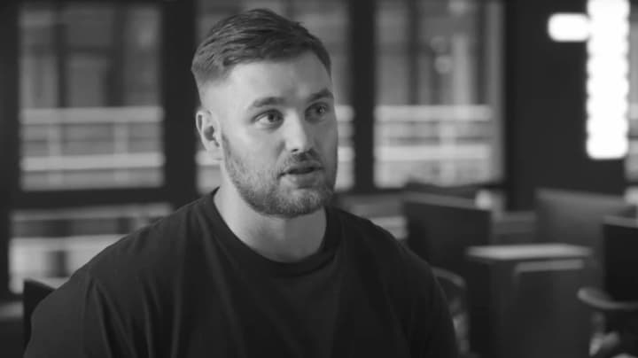 pryparkuvavsia-bilia-bahatopoverkhivky-ta-vystrelyv-u-holovu-u-politsii-pidtverdyly-samohubstvo-blohera-kostiantyna-hanicha