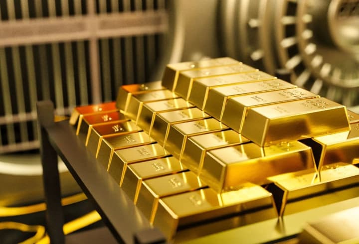 gold-and-silver-show-sharpest-decline-after-record-highs