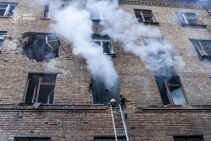 chislo-ranenikh-v-kieve-vozroslo-do-29-posle-massirovannoi-ataki-rf