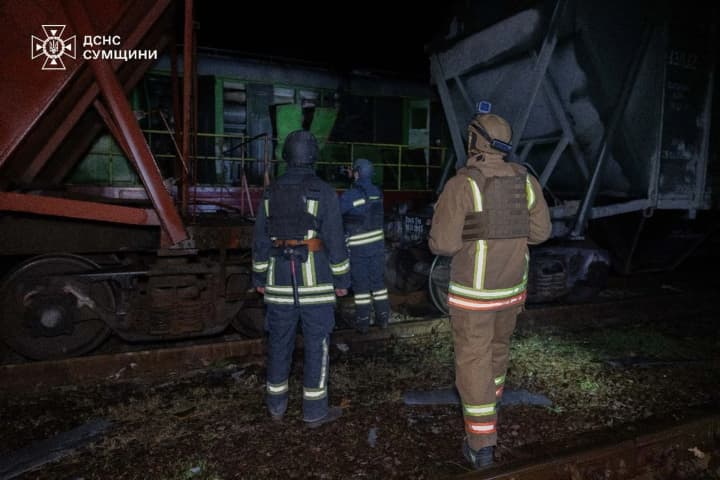 poezda-zaderzhivayutsya-i-menyayut-marshruti-posle-ataki-rf-v-sumskoi-oblasti-detali