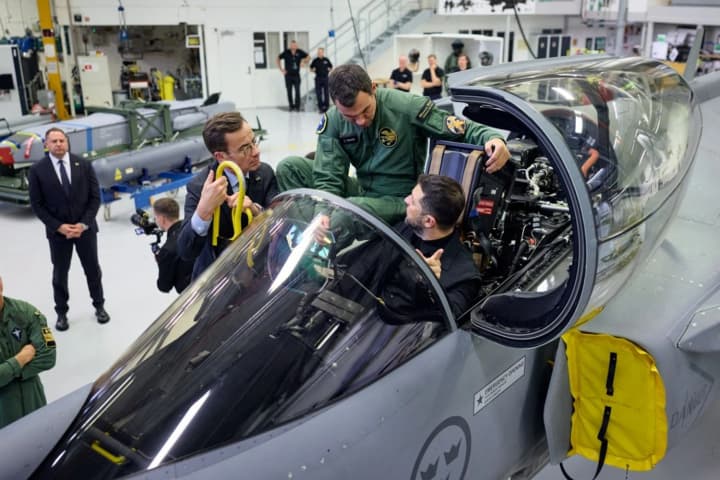 sweden-does-not-rule-out-paying-for-gripen-fighter-jets-for-ukraine-with-frozen-russian-assets