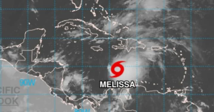 yamaika-ta-nyzka-inshykh-ostroviv-pid-zahrozoiu-cherez-nablyzhennia-potuzhnoho-shtormu-melissa