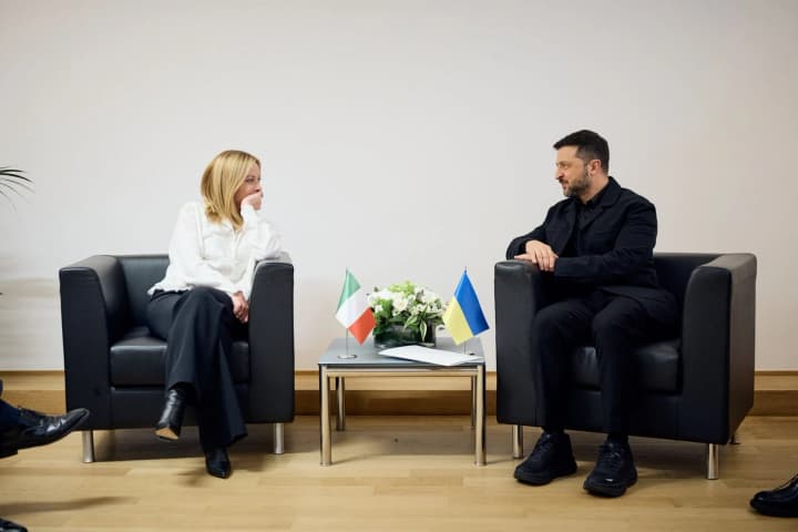 tramp-i-ryutte-davyat-na-meloni-chtobi-italiya-prisoedinilas-k-programme-zakupki-oruzhiya-dlya-ukraini-smi