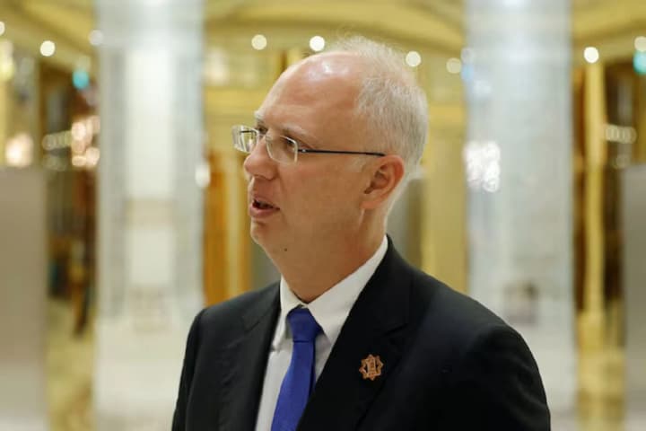 poslannik-putina-v-ssha-pokhvalil-zelenskogo-i-zayavil-o-blizosti-k-diplomaticheskomu-resheniyu-voprosa-voini-v-ukraine