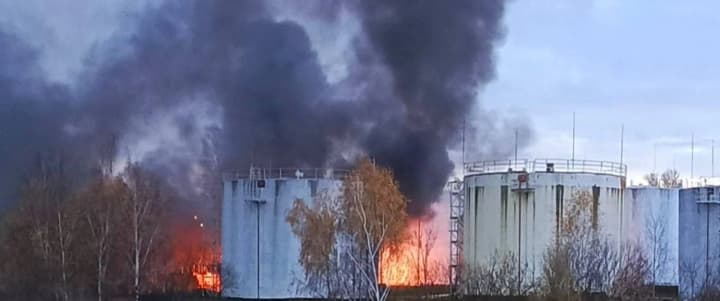 v-podmoskovnom-serpukhove-zagorelas-neftebaza-posle-udara-bpla