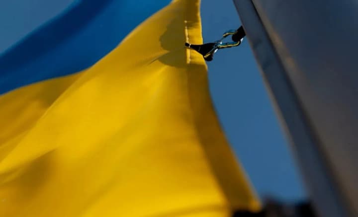 v-polskomu-peremyshli-nevidomi-zirvaly-derzhavnyi-prapor-ukrainy-z-pochesnoho-konsulstva