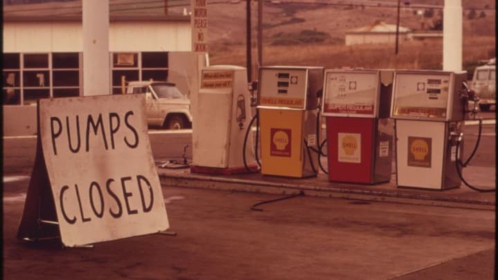 mali-closes-schools-due-to-fuel-blockade-and-signs-energy-deal-with-russia