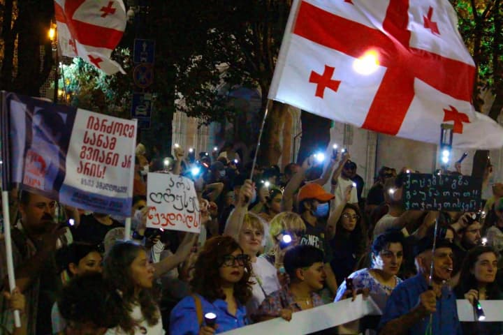 nash-uriad-prorosiiskyi-u-nas-shchodnia-protesty-fanat-na-kontserti-keti-perri-rozpoviv-pro-sytuatsiiu-v-hruzii