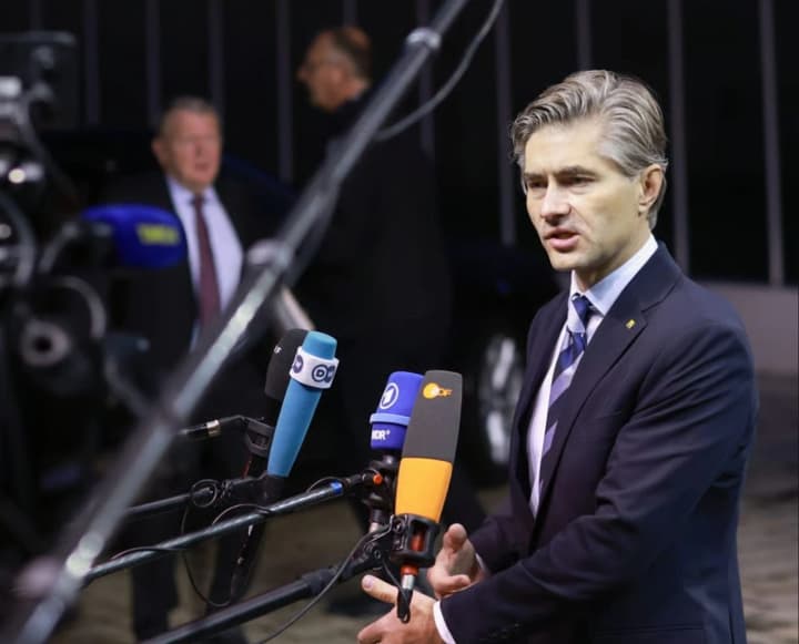 lithuania-asks-eu-to-strengthen-sanctions-against-belarus-over-contraband-balloons