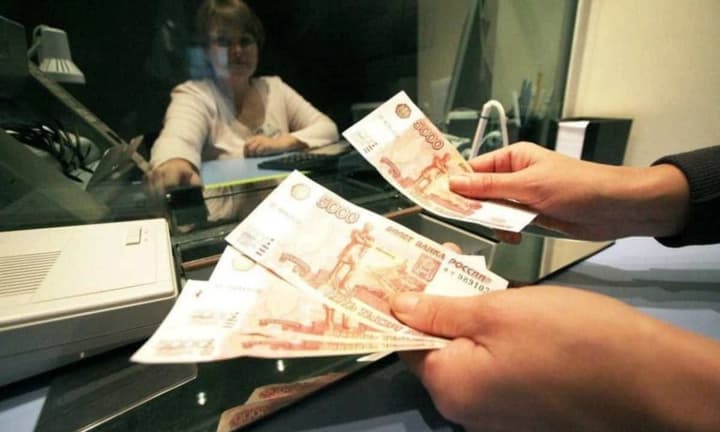 russians-do-not-trust-the-state-with-information-about-their-wealth-11percent-use-only-cash-intelligence